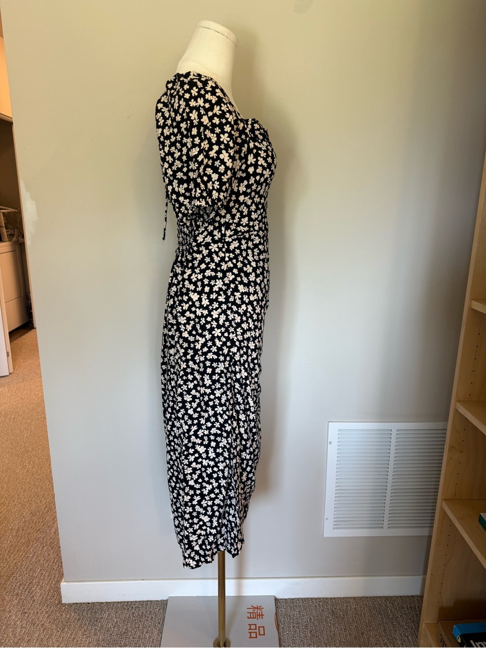H&M Black Floral Sweetheart Puff Sleeve Smocked Midi Dress Size S Cottagecore - Picture 5 of 9